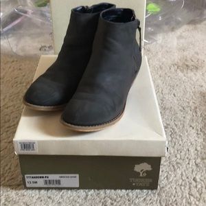 Girls short grey boots size 13.5